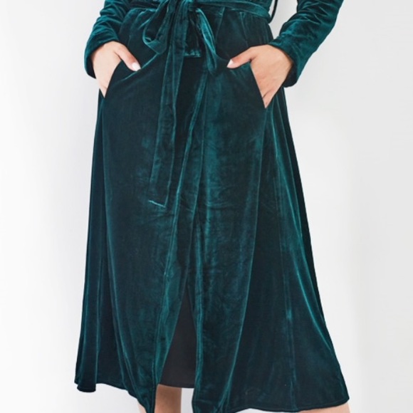 Velvet Trench Coat - Picture 4 of 7